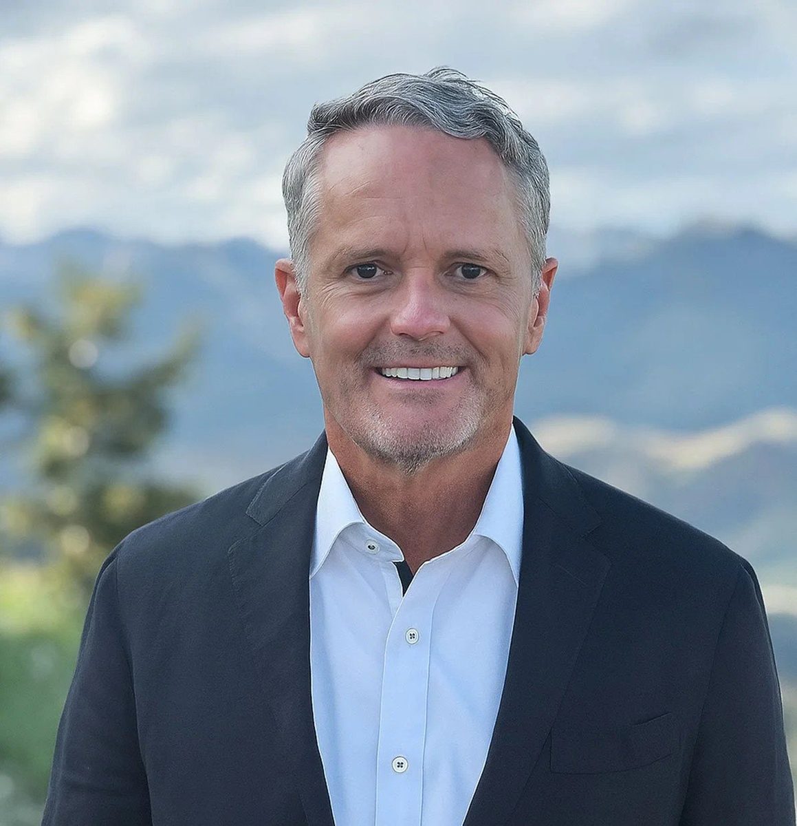 Dr. Tom Buttgenbach